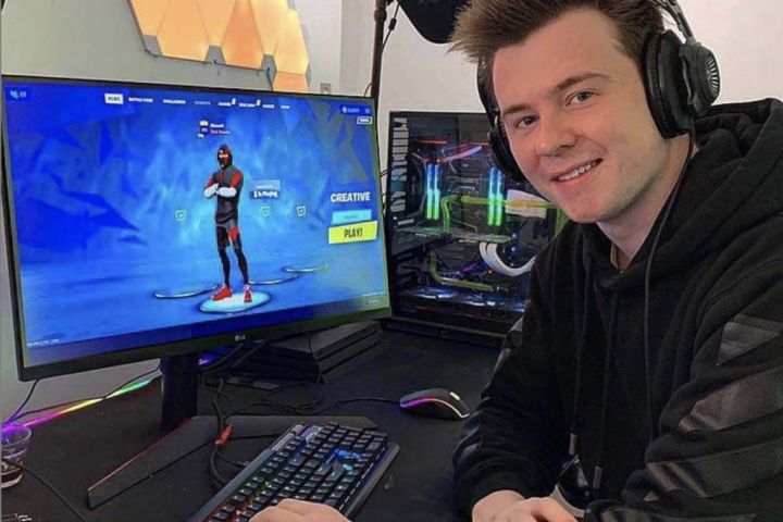 Elliot Watkins voice actor Meta Runner